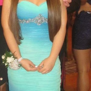 Bee Lovin ombré formal dress